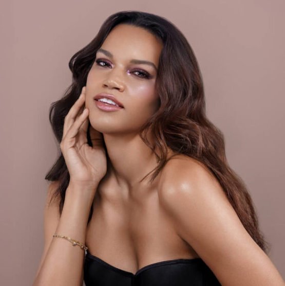 Model photographed by Roque Cozzette